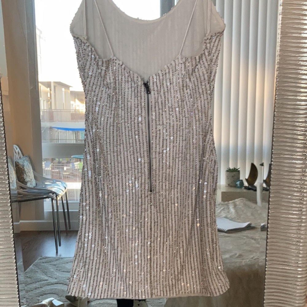 🔥🤍✨🤍 HP Alice and Olivia sequined dress🤍 - Picture 12 of 15